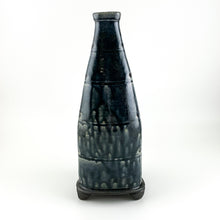 Load image into Gallery viewer, Triangle Vase: 40oz
